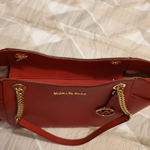 Michael Kors Red Tote Bag and Wallet Set - Picture 11 of 13